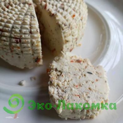 Сыр Панир Россо Верде с томатами, чесноком и орегано от Марии Григорьевой